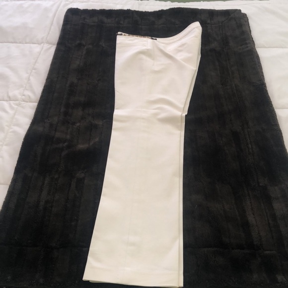 Michael Michael Kors white pants w decorative gold & brown half belt dry cleaned - Picture 9 of 13